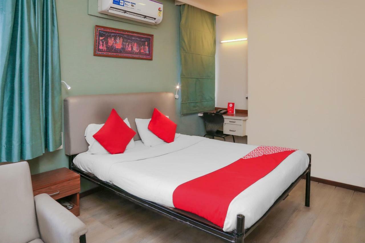 Oyo 6429 Hotel Pearl 푸네 외부 사진